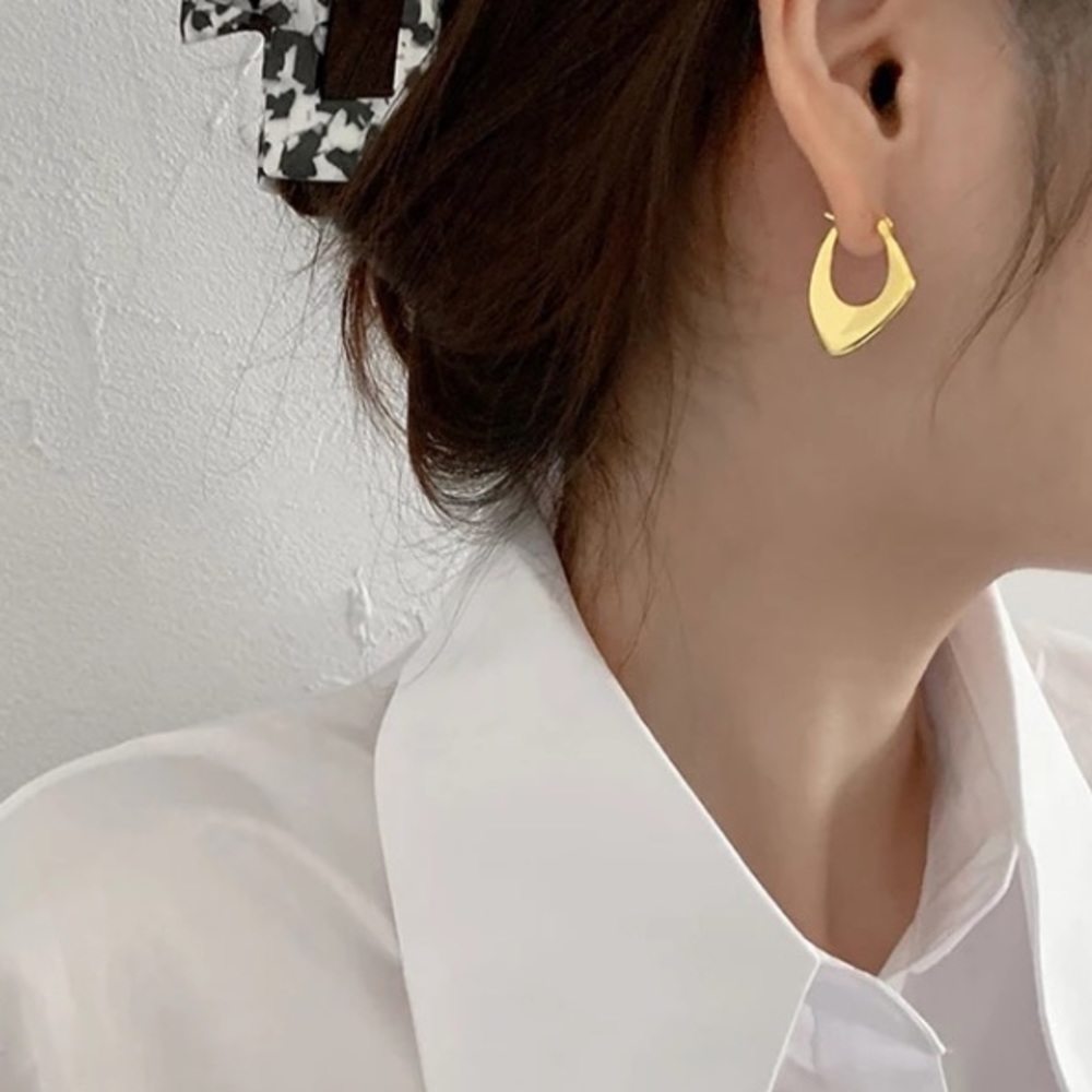 ⚡️Insta gold plated square hoop earrings - Picture 2 of 4